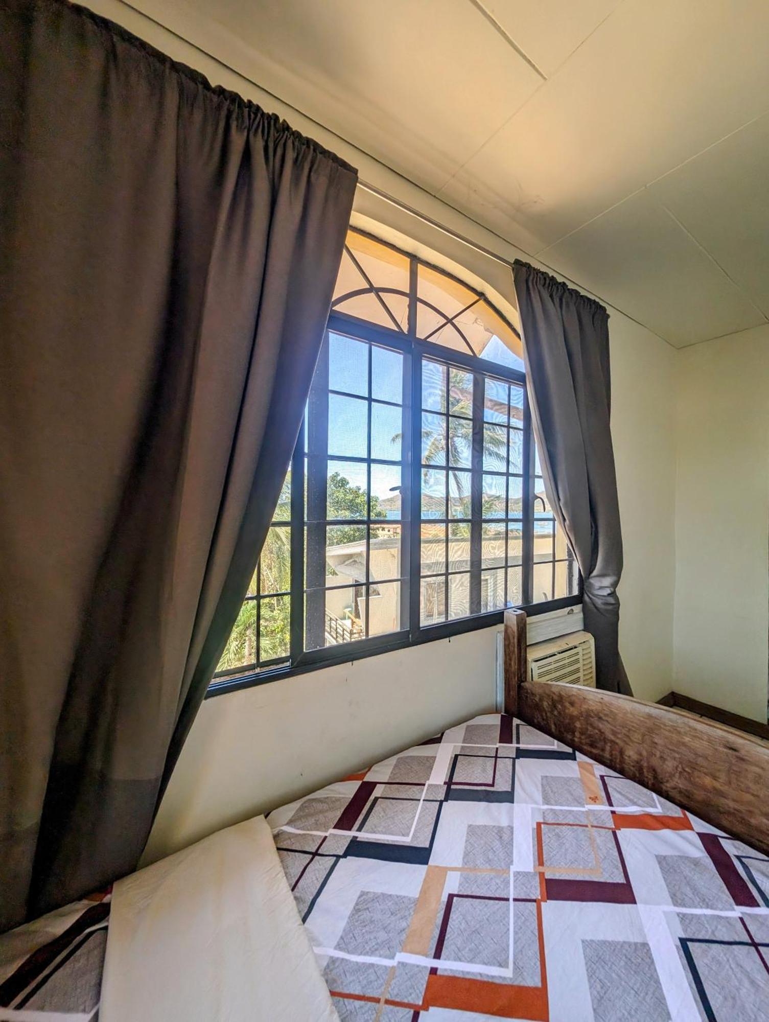 Screaming Gecko Hostel Air-Con Busuanga Exterior foto